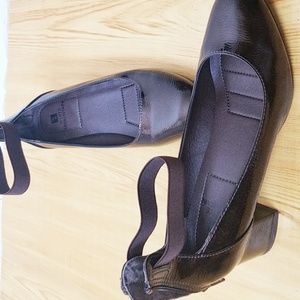 3/$30. white mountain Shoes